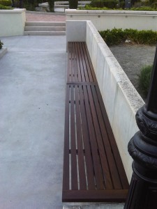 Bancos parque Mantenimiento mobiliario urbano Lacados barnizados