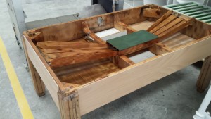 Lacados barnizados restauracion futbolin antes
