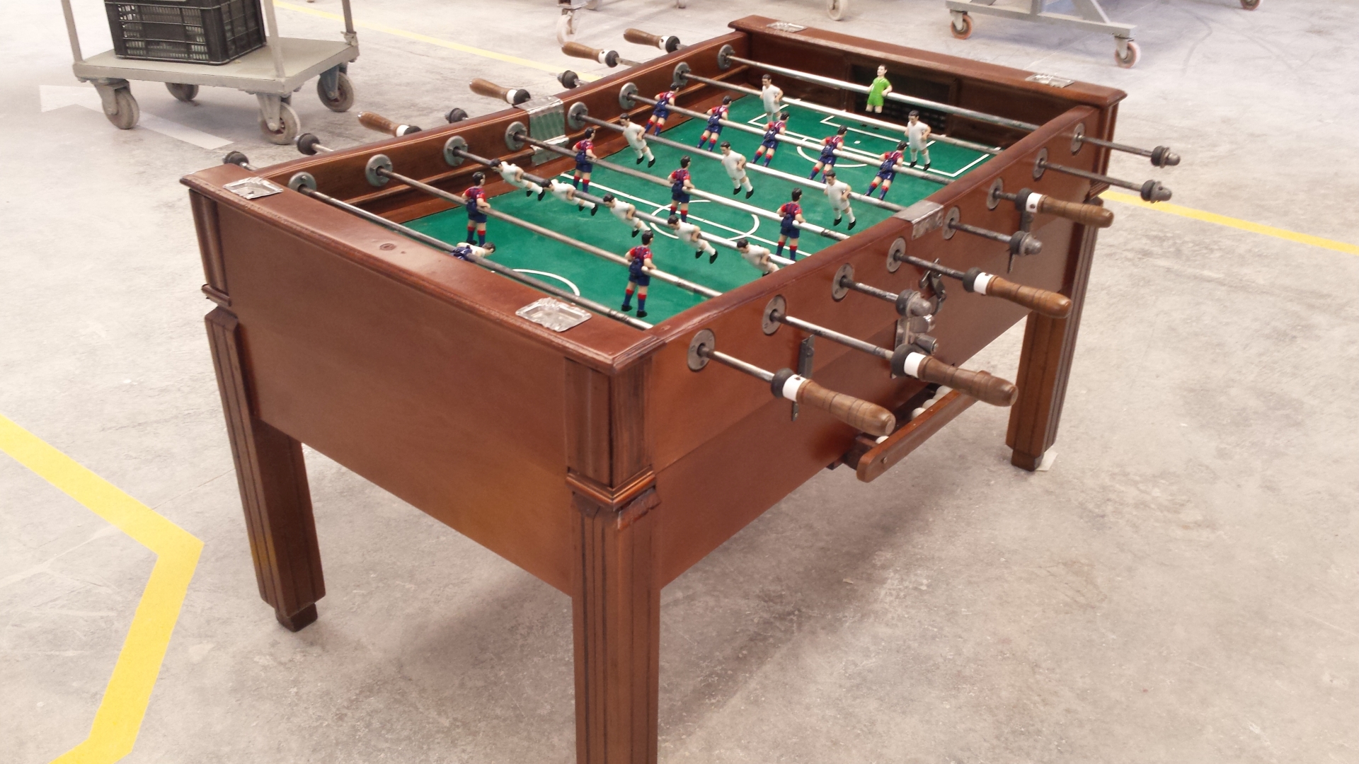 Restauración de un futbolín en Biar