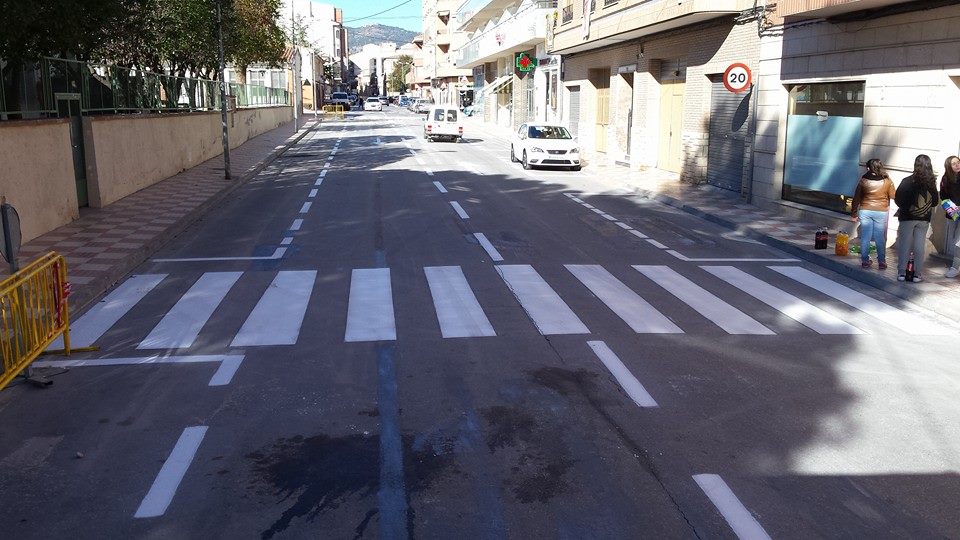 Chorro de arena para la eliminación de pintura vial en Castalla