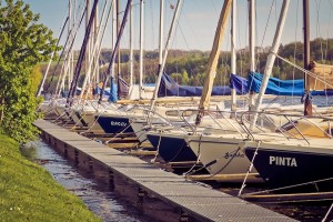 barcos en el puerto, arenado de barcos