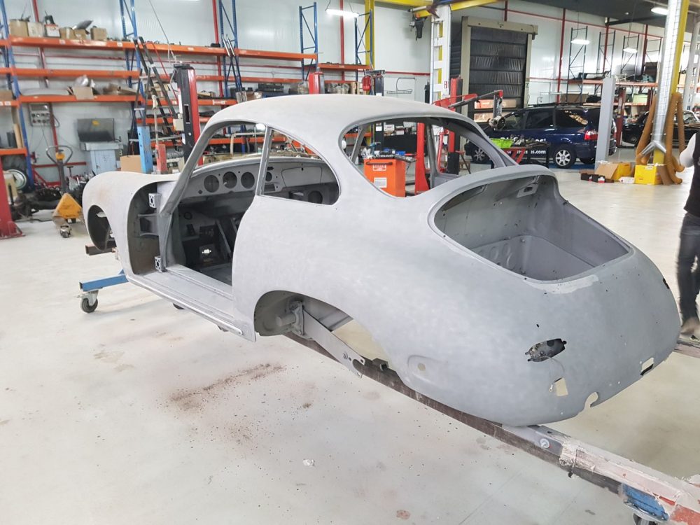 Restauración de coches antiguos con arenado