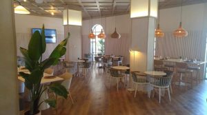 Interior del restaurante del Hotel Melia Villaitana