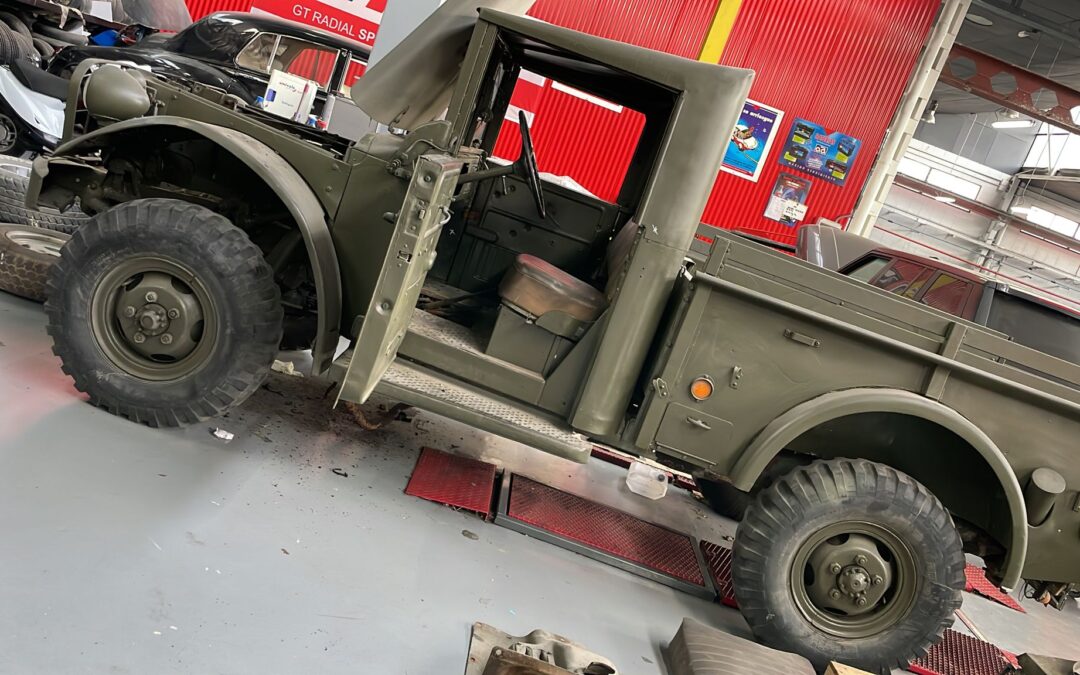 Arenado de chasis de camioneta clásica