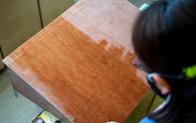 Rescatando la belleza: restauración de muebles antiguos con lacados y barnizados