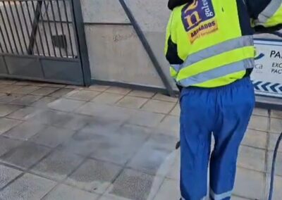 Limpieza profesional de parking con vapor a alta presión en Alicante