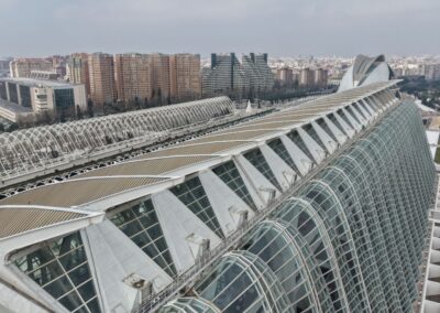 Limpieza con vapor de alta presión en cristales del Museu de les Ciències (València)